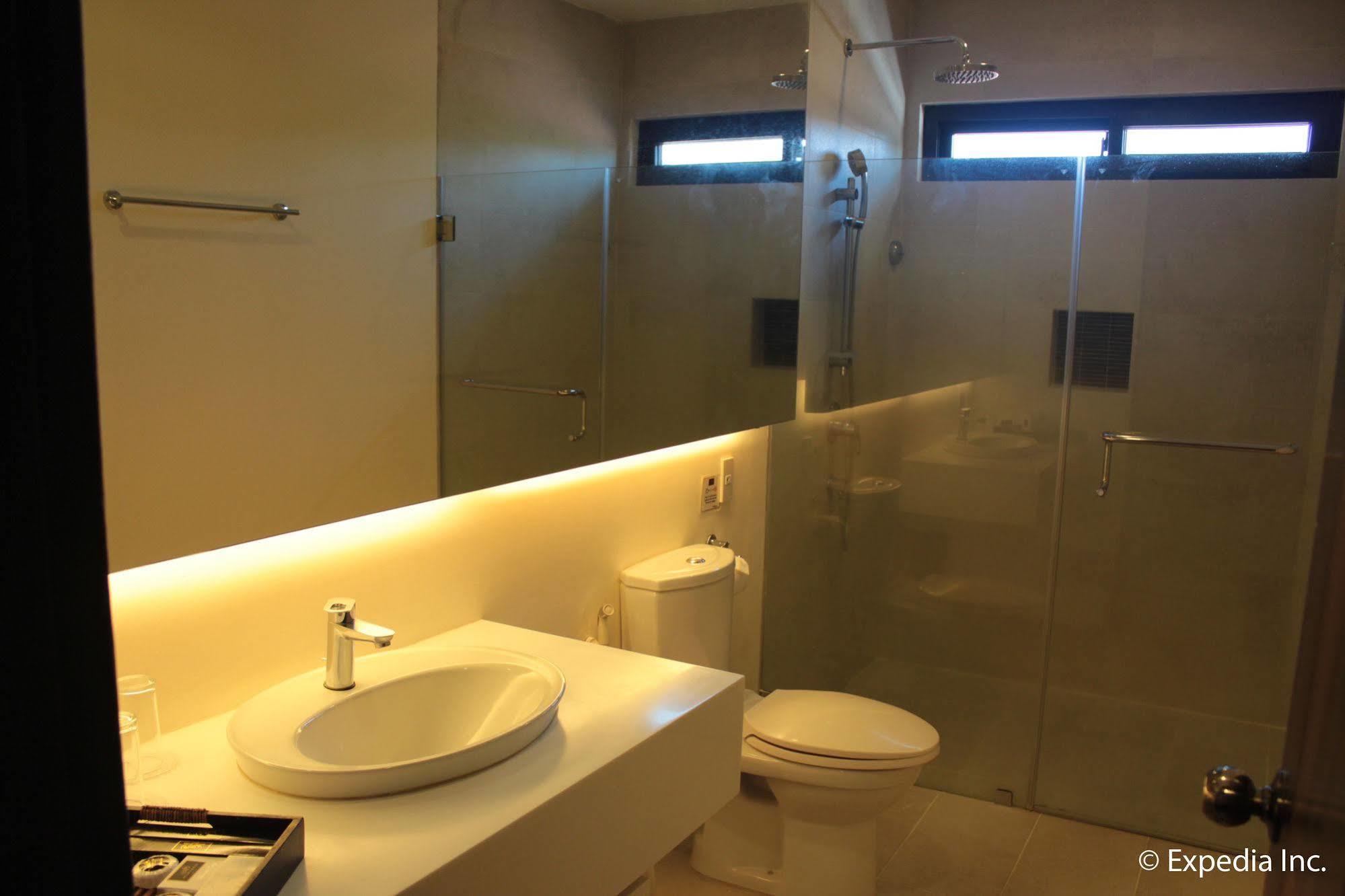 Segara Suites Olongapo Exterior foto